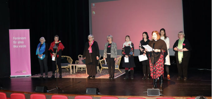 Inkomna #metoo berättelser från kvinnor i Jämtland Härjedalen lästes upp.