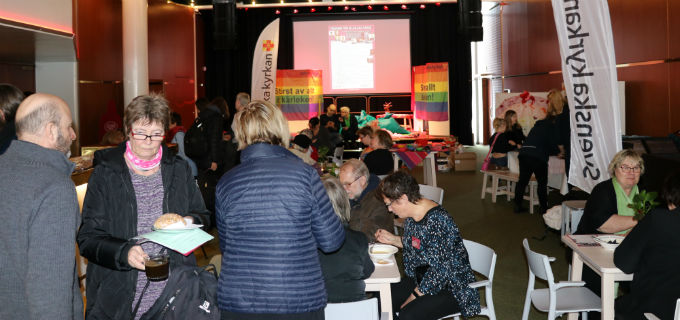 Foajéerna var fyllda med utsällare.