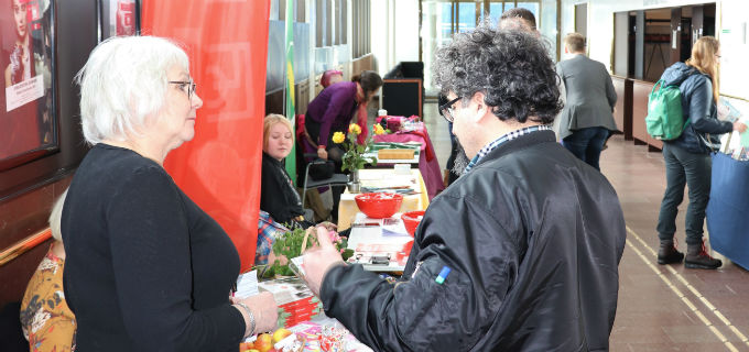 Foajéerna var fyllda med utsällare.