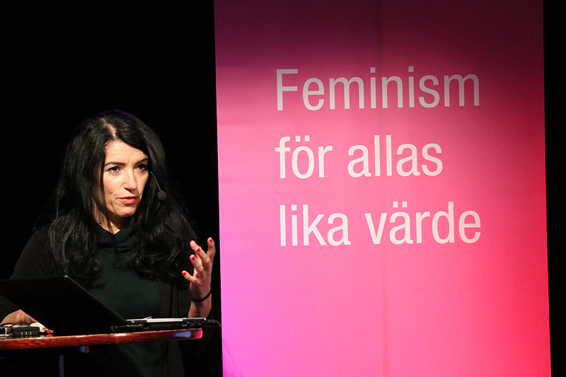 Amineh Kakabaveh (V), politiker och föreläsare i nätverket Varken kuvad eller hora. Foto: Anton Säwström